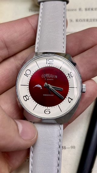 Cornavin Dolphin (Ракета), красный градиентный циферблат: общий вид, фото 3