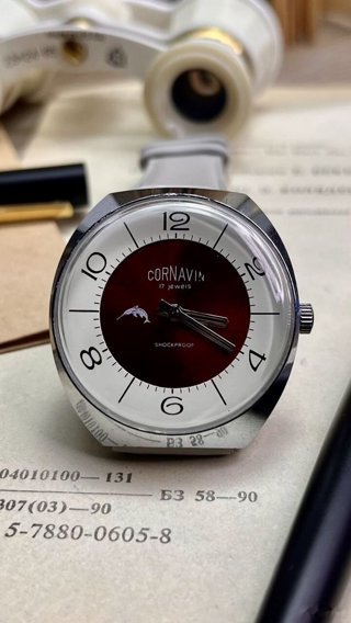Cornavin Dolphin (Ракета), красный градиентный циферблат: общий вид, фото 6